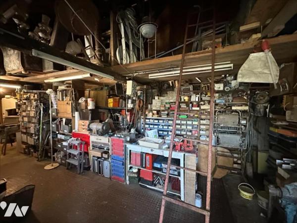 Maison familiale de 11 pièces, d'environ 325m², édifiées sur un terrain de 1 053 m²