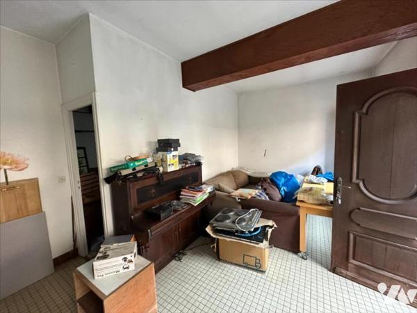 Maison familiale de 11 pièces, d'environ 325m², édifiées sur un terrain de 1 053 m²