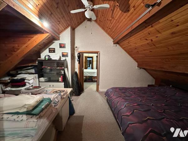 Maison familiale de 11 pièces, d'environ 325m², édifiées sur un terrain de 1 053 m²