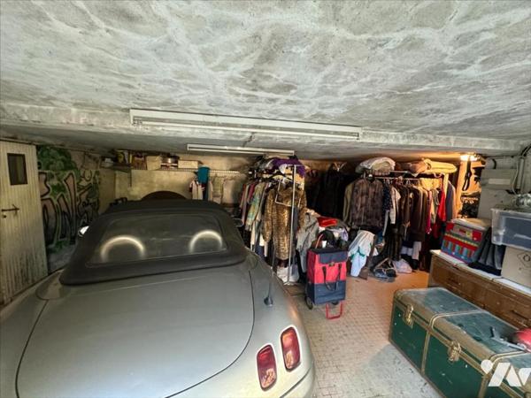 Maison familiale de 11 pièces, d'environ 325m², édifiées sur un terrain de 1 053 m²