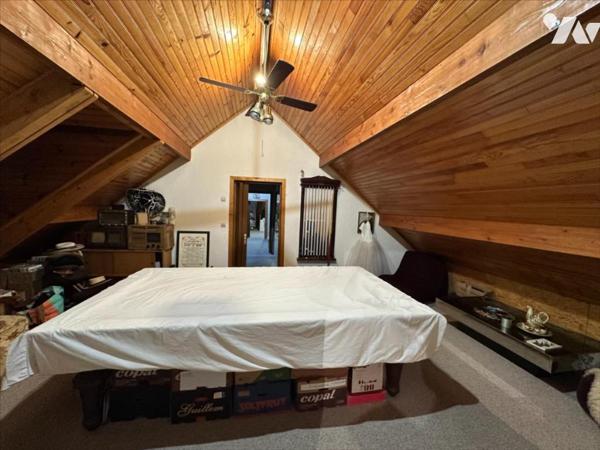 Maison familiale de 11 pièces, d'environ 325m², édifiées sur un terrain de 1 053 m²