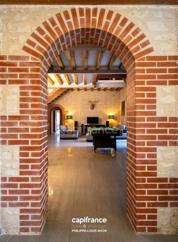 CETTE PROPRIETE DE 5 CHAMBRES EST UNE RENCONTRE RARE AVEC L'EXCELLENCE !