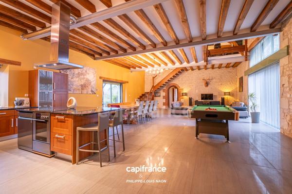 CETTE PROPRIETE DE 5 CHAMBRES EST UNE RENCONTRE RARE AVEC L'EXCELLENCE !