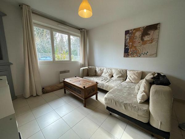 Appartement à louer    2 pièces •  Marseille 9