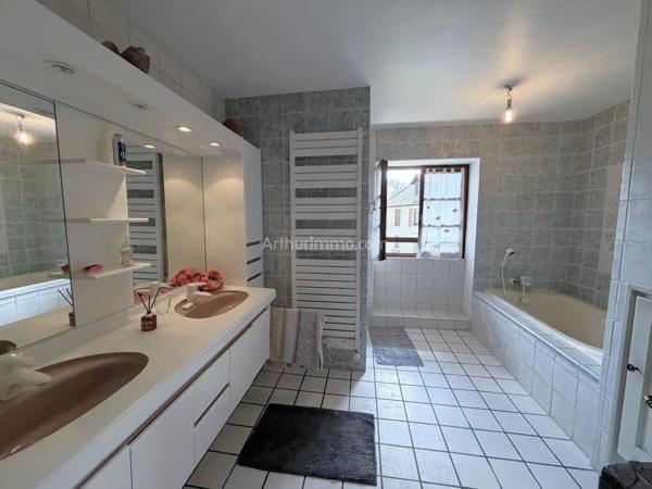 Vente Maison 8 pièces 290 m2 à Le Bourget-du-Lac