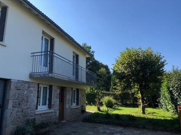 Maison à vendre à Ally dans le Cantal (15700), ref : 15060/1234