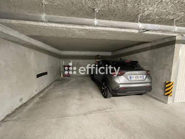 Appartement
         2 pièces
        - 44 m² Exclusivité 137 000 € *
