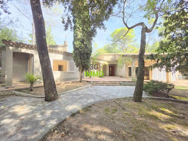 Vente / Maison d'architecte à Nîmes (30000)