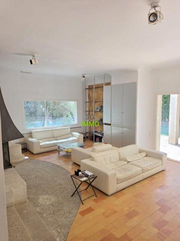 Vente / Maison d'architecte à Nîmes (30000)