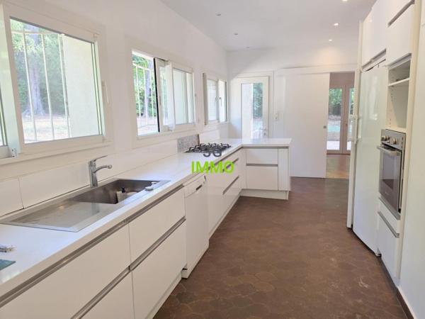 Vente / Maison d'architecte à Nîmes (30000)
