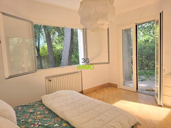Vente / Maison d'architecte à Nîmes (30000)
