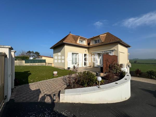 Maison
         5 pièces
        - 131 m² 299 000 € *