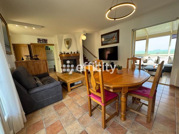 Maison
         5 pièces
        - 131 m² 299 000 € *