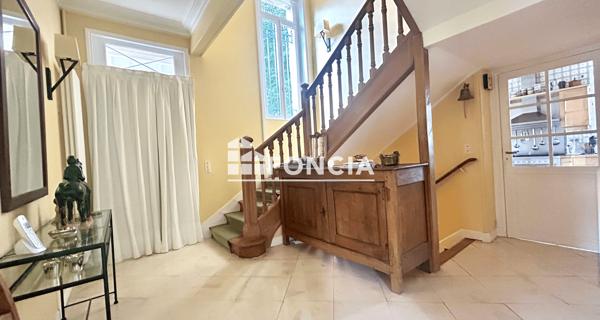 À vendre Maison 10 pièces 262 m² - Sceaux 92330