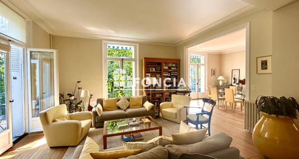 À vendre Maison 10 pièces 262 m² - Sceaux 92330