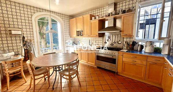 À vendre Maison 10 pièces 262 m² - Sceaux 92330