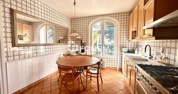 À vendre Maison 10 pièces 262 m² - Sceaux 92330