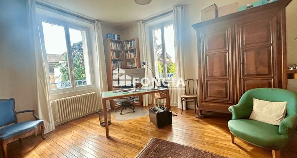 À vendre Maison 10 pièces 262 m² - Sceaux 92330