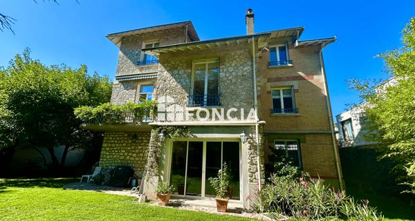 À vendre Maison 10 pièces 262 m² - Sceaux 92330