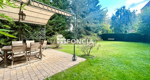 À vendre Maison 10 pièces 262 m² - Sceaux 92330