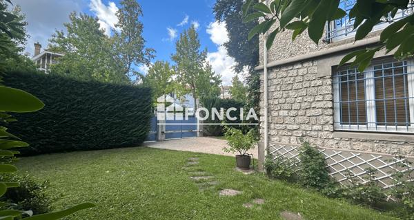 À vendre Maison 10 pièces 262 m² - Sceaux 92330