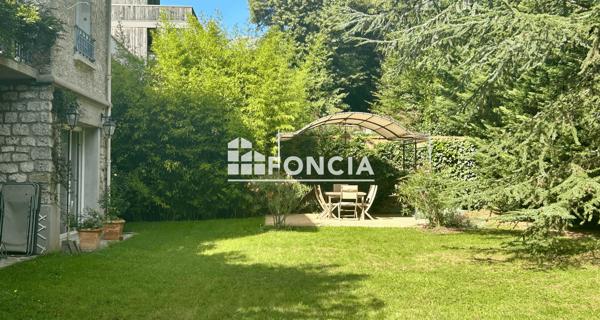 À vendre Maison 10 pièces 262 m² - Sceaux 92330