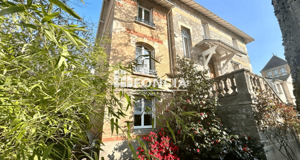 À vendre Maison 10 pièces 262 m² - Sceaux 92330