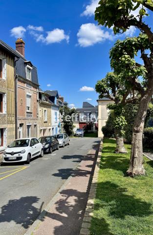 Maison
         3 pièces
        - 65 m² 294 000 € *