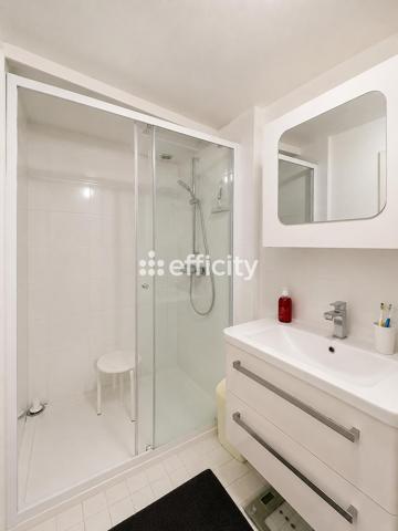 Maison
         3 pièces
        - 65 m² 294 000 € *