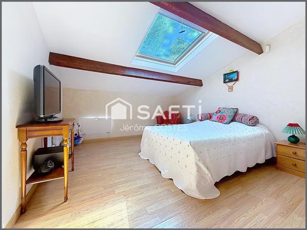 Élégance, volume et parc d'exception de plus de 2100 m2 avec piscine