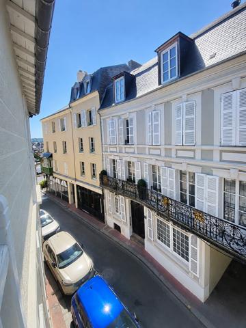 Appartement
         1 pièce
        - 20 m² Exclusivité 140 000 € *
