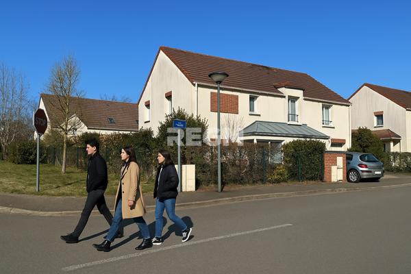 Saint-Denis-en-Val (45560) ST DENIS EN VAL (45) - MAISON DE 2012 BBC 4P 96 M² - PARCELLE 269 M² - GARAGE