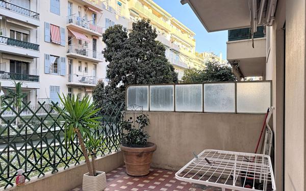 Appartement à louer    3 pièces • 77,37 m2 Nice