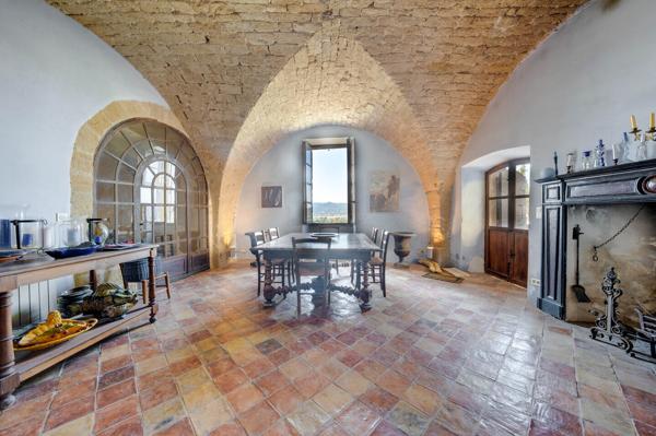 Exceptionnelle Demeure Seigneuriale au Cœur de Lauris - Luberon 1 090 000 € H.A.I.*