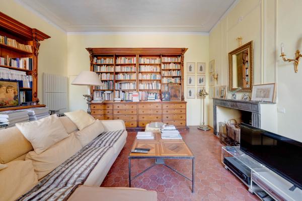 Exceptionnelle Demeure Seigneuriale au Cœur de Lauris - Luberon 1 090 000 € H.A.I.*
