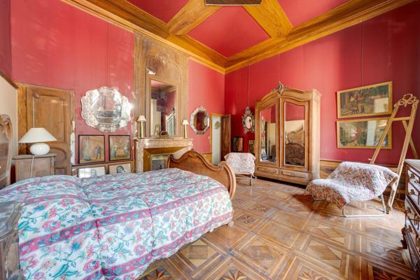 Exceptionnelle Demeure Seigneuriale au Cœur de Lauris - Luberon 1 090 000 € H.A.I.*