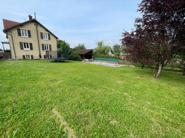 Maison F7 rénovée avec garage, terrain et piscine