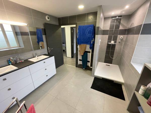 Maison F7 rénovée avec garage, terrain et piscine