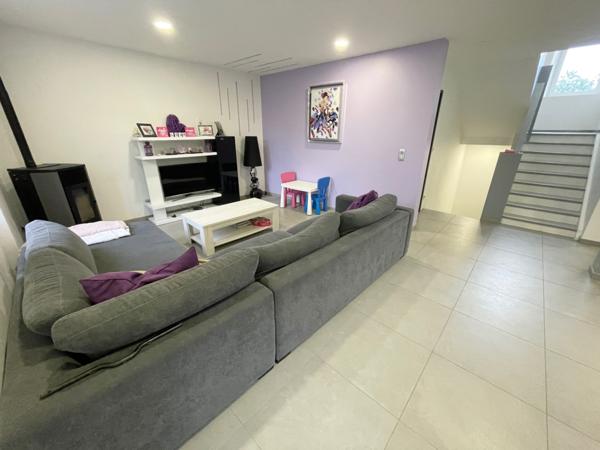 Maison F7 rénovée avec garage, terrain et piscine