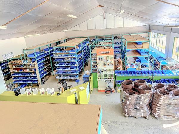 Murs commerciaux et Bureaux- rayon de braquage 42m