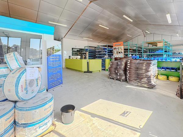 Murs commerciaux et Bureaux- rayon de braquage 42m