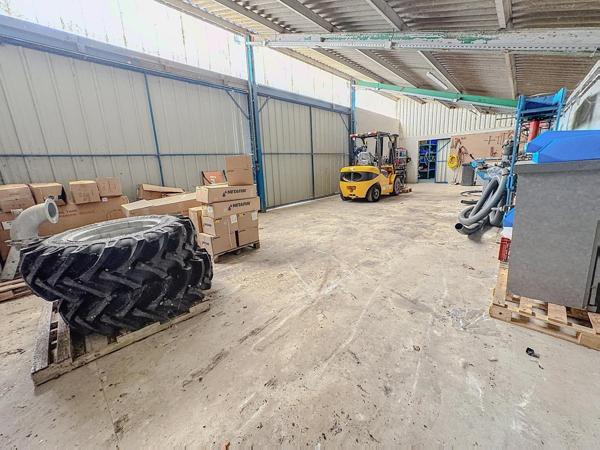 Murs commerciaux et Bureaux- rayon de braquage 42m