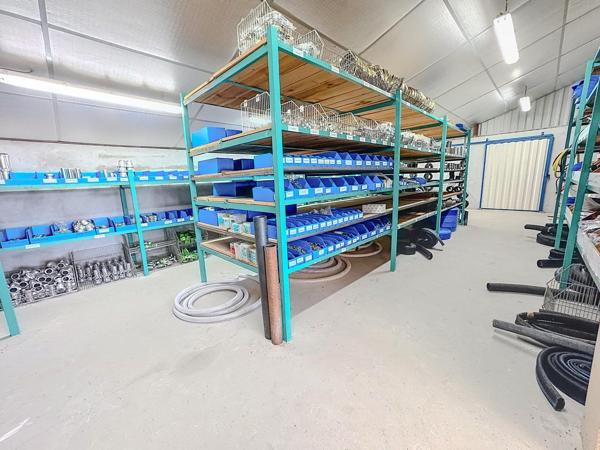 Murs commerciaux et Bureaux- rayon de braquage 42m