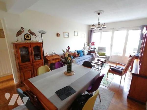 NOUVEAUTE TRENTE CINQ NOTAIRES !!! Spécial investisseur. Appartement actuellement loué. Au 1er ...