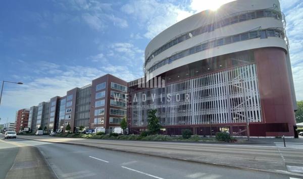 A LOUER : BUREAUX D'ENVIRON 892 M² DIVISIBLE À PARTIR DE 190 M² + 24 STATIONNEMENTS - GARE SUD LE MANS (72)