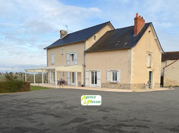 CORPS DE FERME - 4 CHAMBRES - HANGAR - 2 GARAGES
