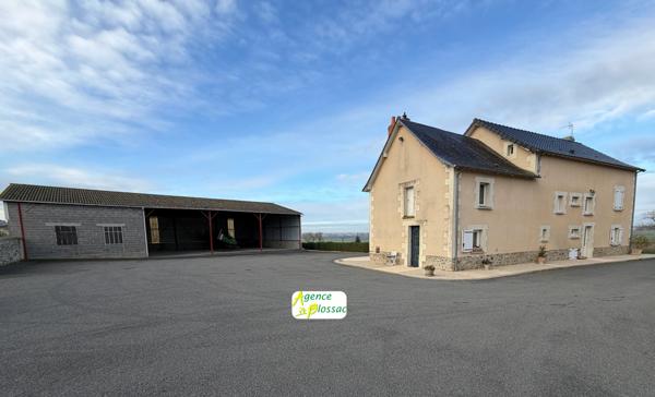 CORPS DE FERME - 4 CHAMBRES - HANGAR - 2 GARAGES