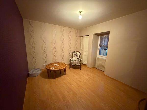 CORPS DE FERME - 4 CHAMBRES - HANGAR - 2 GARAGES