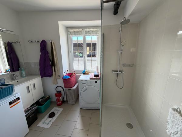 CORPS DE FERME - 4 CHAMBRES - HANGAR - 2 GARAGES