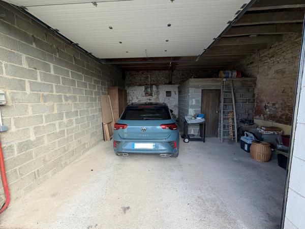 CORPS DE FERME - 4 CHAMBRES - HANGAR - 2 GARAGES